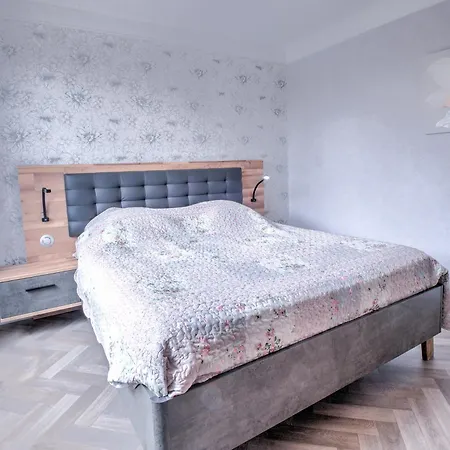 Maison Familiale A Archignac * Archignac